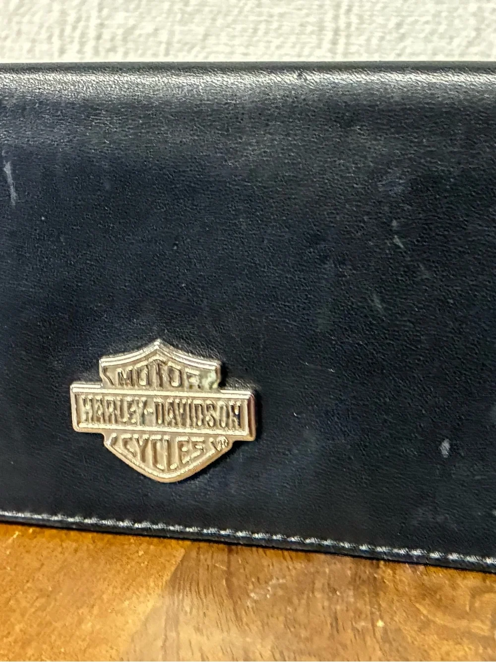 Vintages Harley-Davidson Black Leather Bifold Wallet with Silver Shield Emblem